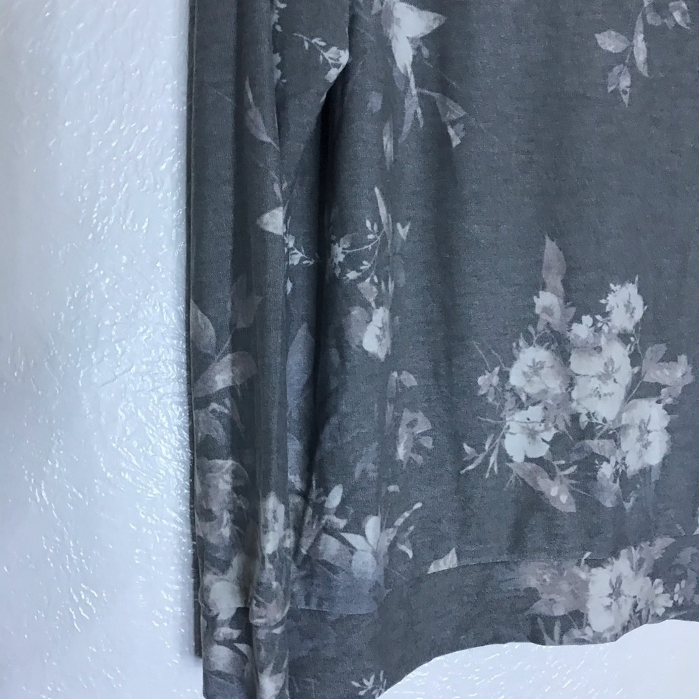 NWOT CHASER grey floral soft stretch shirt top XXL - Picture 6 of 13